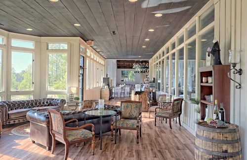Clayton Condo | Cozy 1-Bedroom Retreat in Clayton, GA with Two Queen Beds