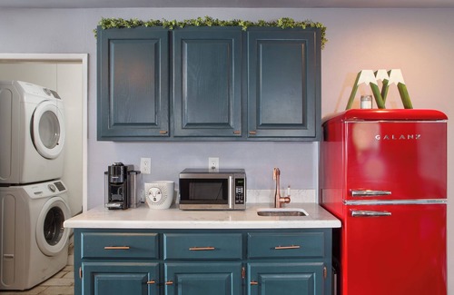 Encanto House | Cozy 1-bedroom studio with WiFi, AC in fantastic Phoenix, minutes from downtown