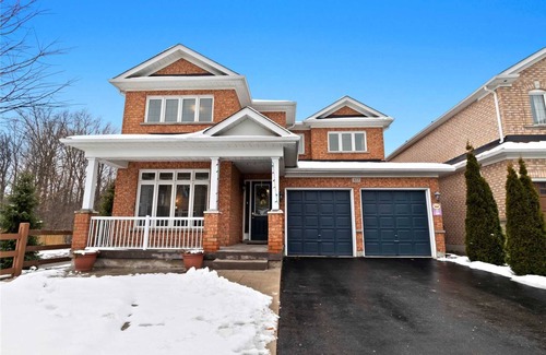 Newmarket House | ❤️Cozy 1 Bedroom Suite Basement with FREE Parking