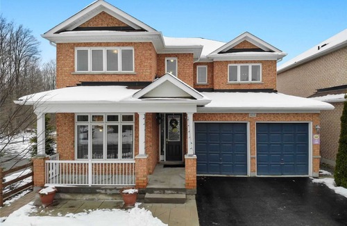 Newmarket House | ❤️Cozy 1 Bedroom Suite Basement with FREE Parking