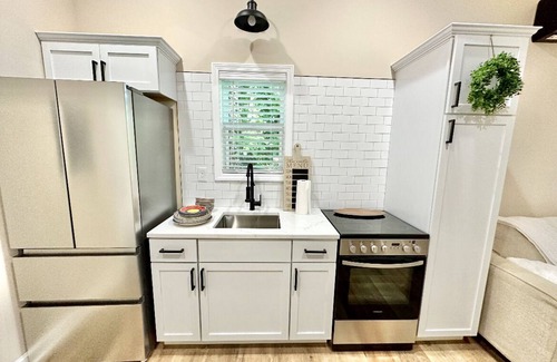 Somerset House | Cozy 1-bedroom Tiny House with WiFi, AC in beautiful Somerset