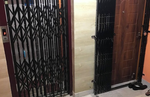 Kamarhati Apartment | Cozy 1-bedroom with AC and WiFi in amazing Kolkata near Adyapith Temple