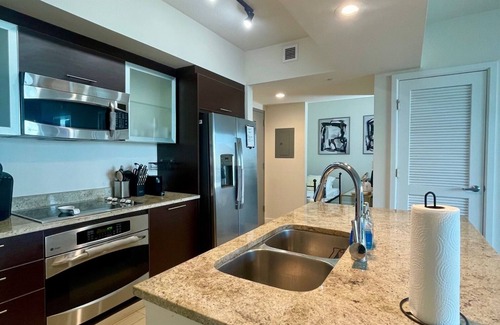 Channel District Apartment | Cozy 1-bedroom with office and daybed, in lovely Chanelside District Tampa