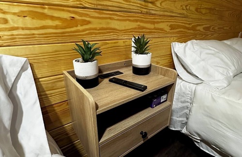 Timpson Hotel | Cozy 1-bedroom with WiFi and AC in charming Timpson