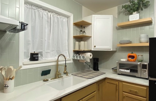 Southbelt/Ellington House | Cozy 1-BR/1-BA Modern Tiny Home w/Pool & Hot Tub & Spacious Yard w/Covered Patio
