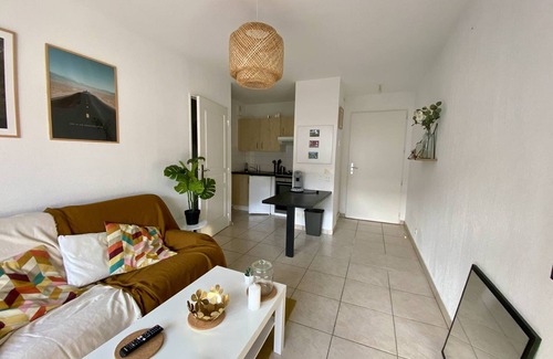 Cambo-les-Bains Apartment | Cozy 1-BR Apartment with Pool Access in Cambo-les-Bains