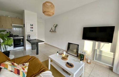 Cambo-les-Bains Apartment | Cozy 1-BR Apartment with Pool Access in Cambo-les-Bains
