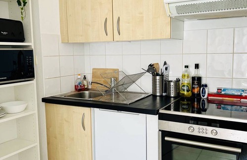 Cambo-les-Bains Apartment | Cozy 1-BR Apartment with Pool Access in Cambo-les-Bains