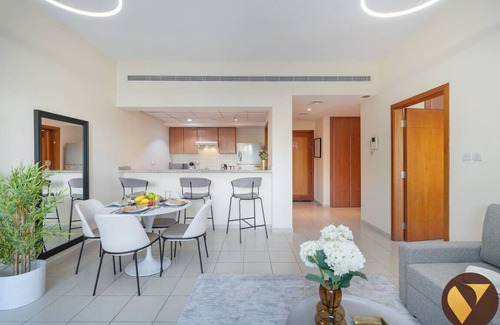 The Greens Apartment | Cozy 1-BR Apartment in Al Dhafrah 2, The Greens