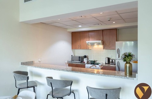 The Greens Apartment | Cozy 1-BR Apartment in Al Dhafrah 2, The Greens