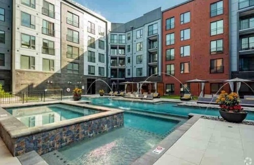 Soulard Apartment | Cozy 1 BR City Garden Garage Parking Gym W&D