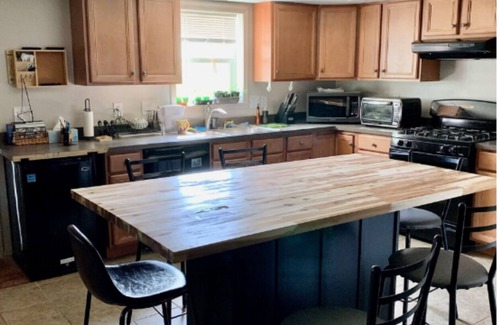 West Henrietta House | Cozy 1 fully furnished studio. Close to RIT & UR