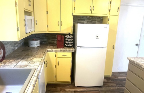 Bicknell Cottage | Cozy 1950s Vintage Cottage on Main near Capitol Reef
