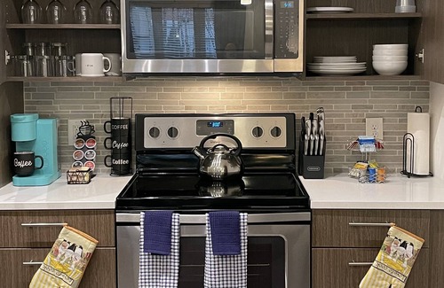 King of Prussia Apartment | Cozy 1BD/1BA Apart Ideal for Traveling Professionals & Medical Families | Free 🚙