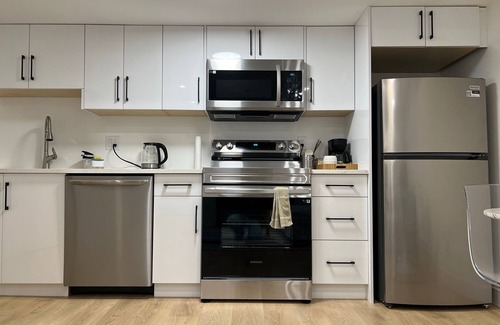 Willoughby House | Cozy 1bdrm suite near LEC and Hwy1. 1hr drive to Vancouver