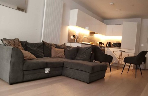 Royal Docks Apartment | Cozy 1Bedroom Apartment in ROYAL WHARF , East London
