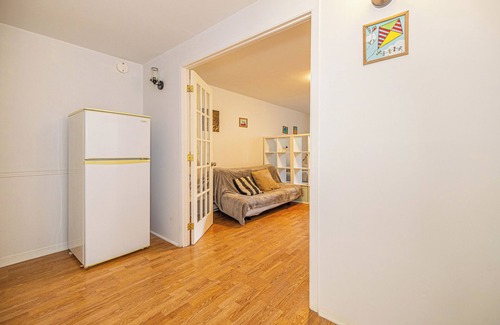 Nouveau-Rosemont Apartment | cozy 1BR 5mins walk to metro free parking