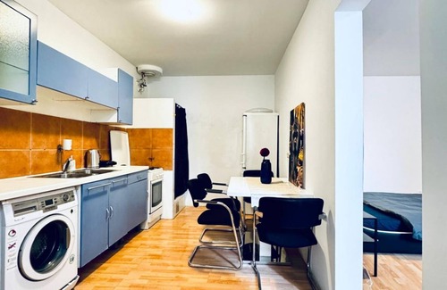 Brigittenau Apartment | Cozy 1BR Apartment for 3P | 15 Min to Augarten
