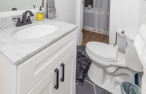 Spring Garden Apartment | Cozy 1BR Apt in the Art Museum Area