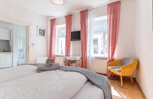 Rudolfsheim-Funfhaus Apartment | Cozy 1BR Apt,TV and Netflix, Close to Metro Lines