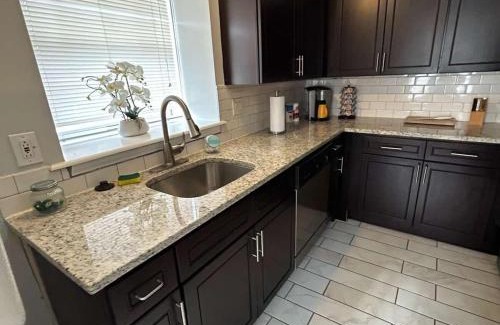 Central West End Apartment | Cozy 1BR CWE near BJH STL Zoo