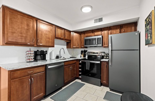 Royal Oak Apartment | Cozy 1BR Lower Flat in Royal Oak