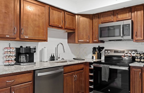 Royal Oak Apartment | Cozy 1BR Lower Flat in Royal Oak