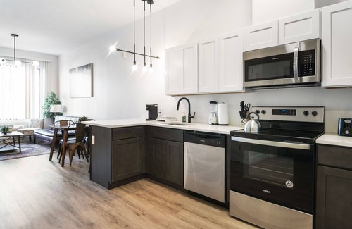 Elizabeth Apartment | Cozy 1BR Next to Airport 3831