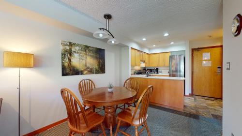 Whistler Creekside House | Cozy 1BR, steps from Creekside Gondola by Harmony Whistler Vacations