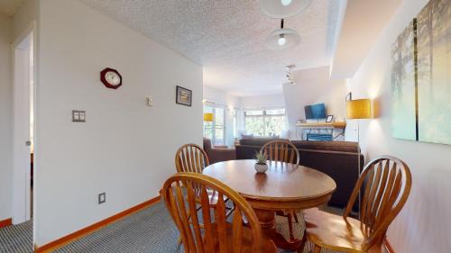 Whistler Creekside House | Cozy 1BR, steps from Creekside Gondola by Harmony Whistler Vacations