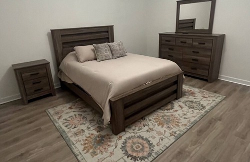 Balm House | Cozy 1BR Suite with Kitchenette