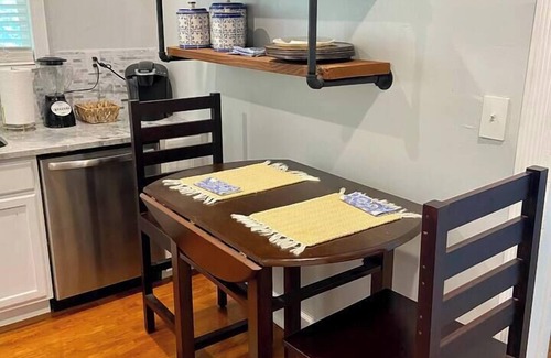 Greater Belhaven Apartment | Cozy 1BR unit across from Belhaven Town Center