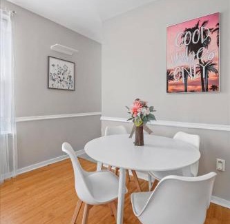Queen Village Apartment | Cozy 1br W Deck Near Rittenhouse