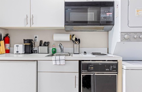North End Condo | Cozy 1BR w Ocean Views & Parking - OCNJ