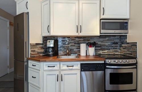 Whistler Creekside House | Cozy 1BR Walk to Gondola, Sleep 4, Free Parking