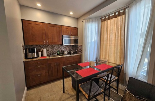 Oakwood Village Apartment | Cozy 1st floor Apartment near Dufferin Subway Station