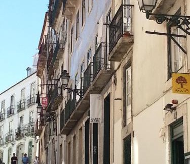 Encarnacao Apartment | Cozy 1st Floor Flat Central Chiado District With Balconies and AC 19th Century building