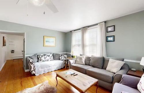 North Beach Apartment | Cozy 1st Level Beach House - Walk Everywhere