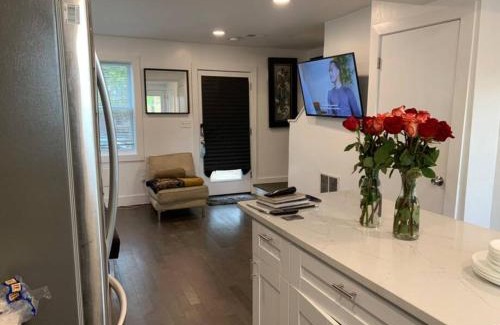 Northeast Apartment | Cozy 2/1.5 Getaway in Lily Ponds