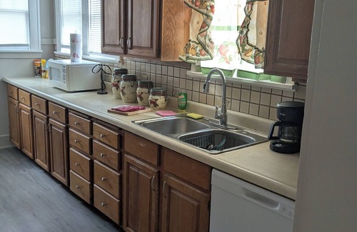 Pueblo House | Cozy 2 BDR Home Near Colorado State fairgrounds.