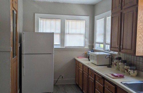 Pueblo House | Cozy 2 BDR Home Near Colorado State fairgrounds.