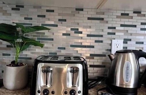 Northwest Edmonton House | Cozy 2 BDRM Bungalow 1