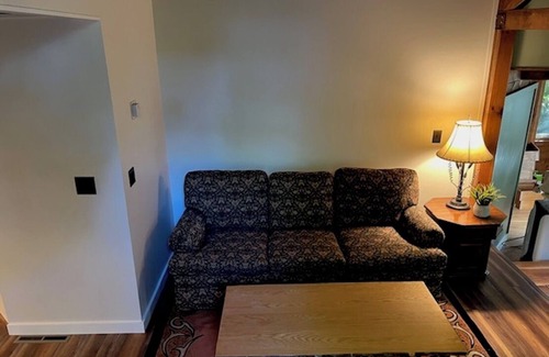 Cranesville House | Cozy 2-bdrm house on Great Sacandaga Lake. Close to historic Saratoga Racetrack.