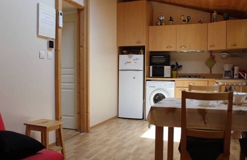 Saint-Pierre-d'Oleron Ski Chalet | Cozy 2-Bedroom Cottage with Pool, Terrace & BBQ in Saint Pierre d'Oléron