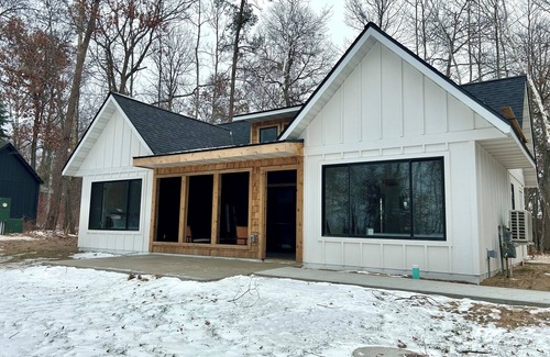 Ossipee Cabin | Cozy 2 bed/2 bath lakeside retreat w/3 season porch & firepit. Close to Nisswa