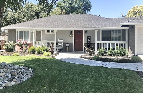 Pleasant Hill House | Cozy 2 bed, 2 bath home, walking distance to everything! Big yard. Dog friendly!