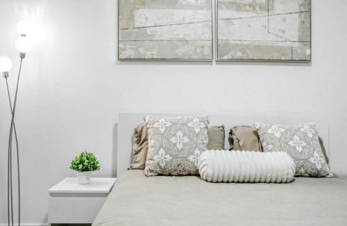 Southwest Calgary Apartment | Cozy 2 bed Basement in SW Calgary Close to Banff, Spruce Meadows
