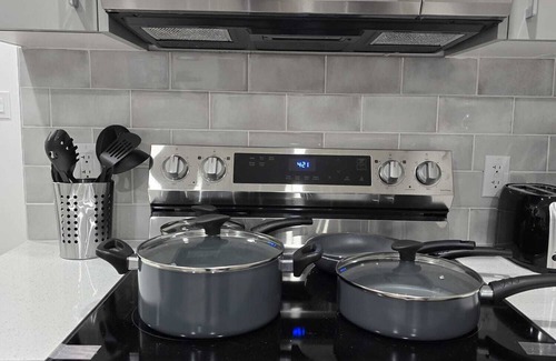 Southwest Edmonton House | Cozy 2-Bed Guest Suite in Southwest Edmonton |Wi-Fi | Netflix