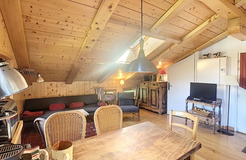 Combloux Apartment | Cozy 2-Bed Mezzanine Apt at Combloux Slopes with Parking, Balcony & Modern Amenities