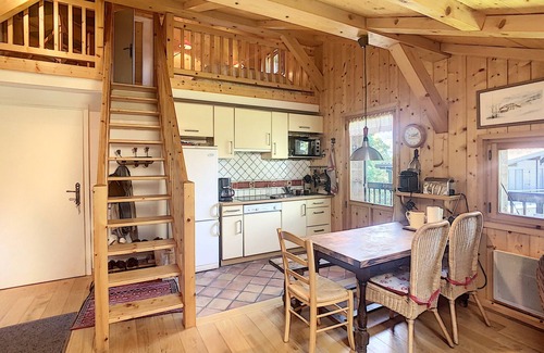 Combloux Apartment | Cozy 2-Bed Mezzanine Apt at Combloux Slopes with Parking, Balcony & Modern Amenities